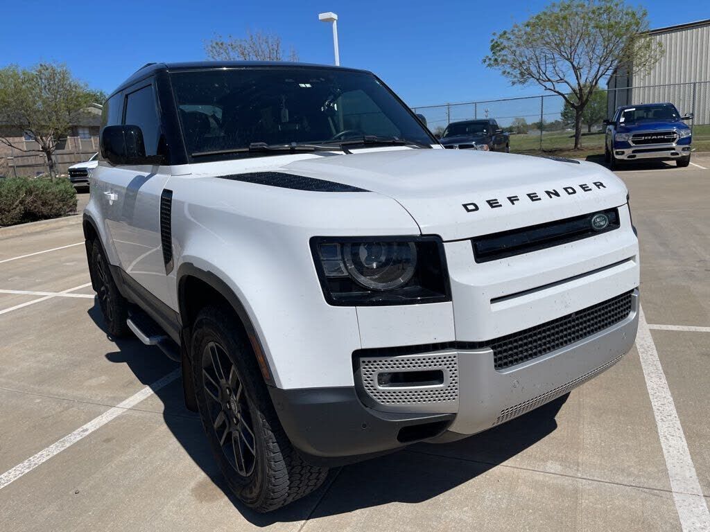 2024 LAND ROVER Defender