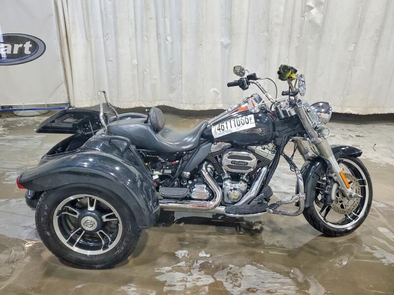 2016 HARLEY DAVIDSON FLRT / Freewheeler