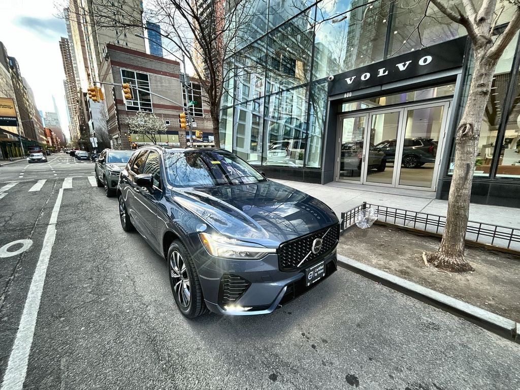 2024 VOLVO XC60