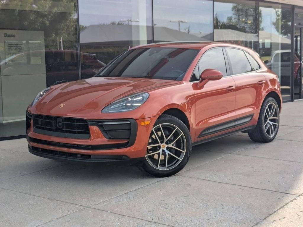 2024 PORSCHE Macan