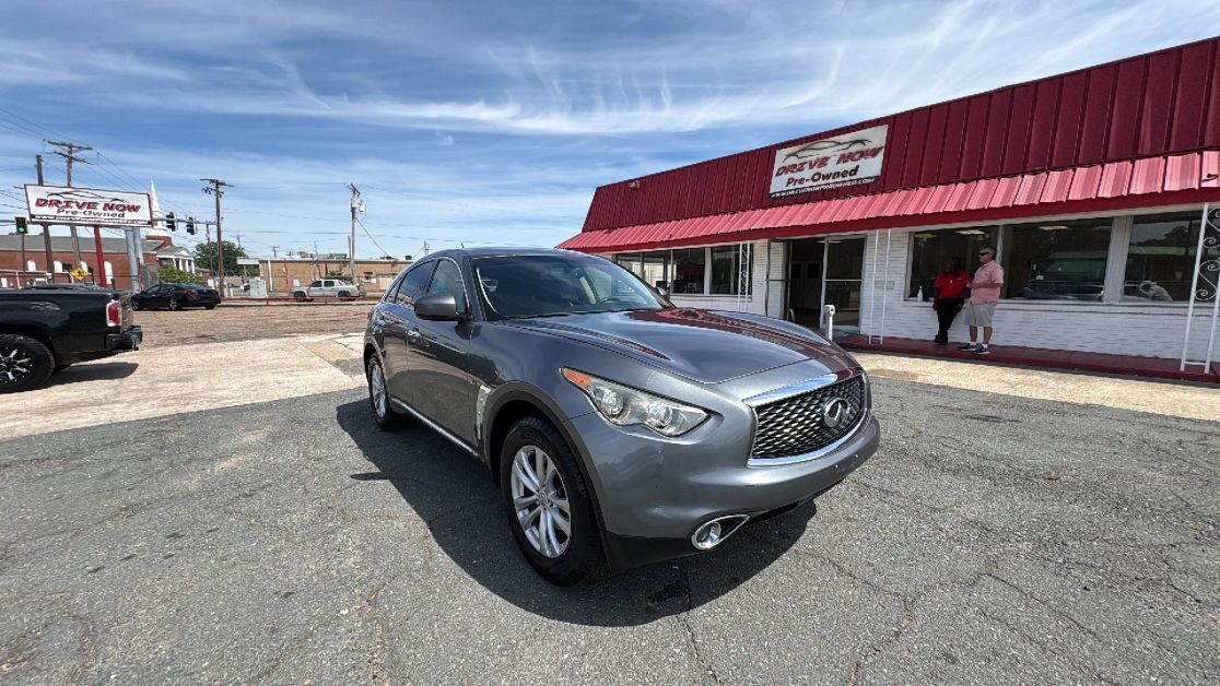 2017 INFINITI QX70
