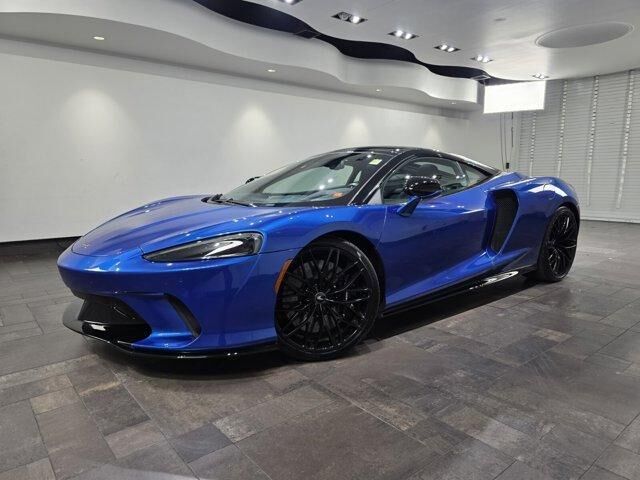 2023 MCLAREN GT