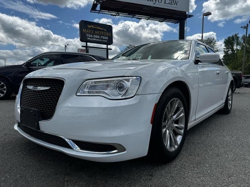 2017 CHRYSLER 300