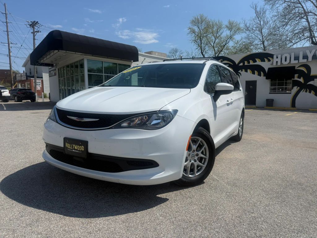 2021 CHRYSLER Voyager