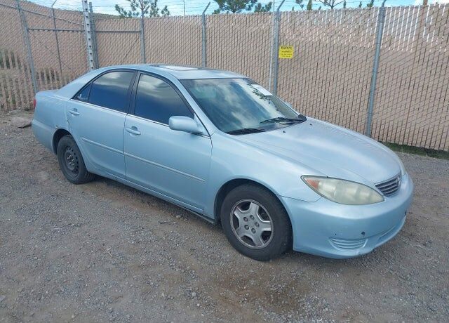 2005 TOYOTA Camry
