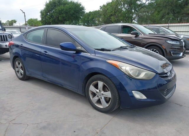 2013 HYUNDAI Elantra