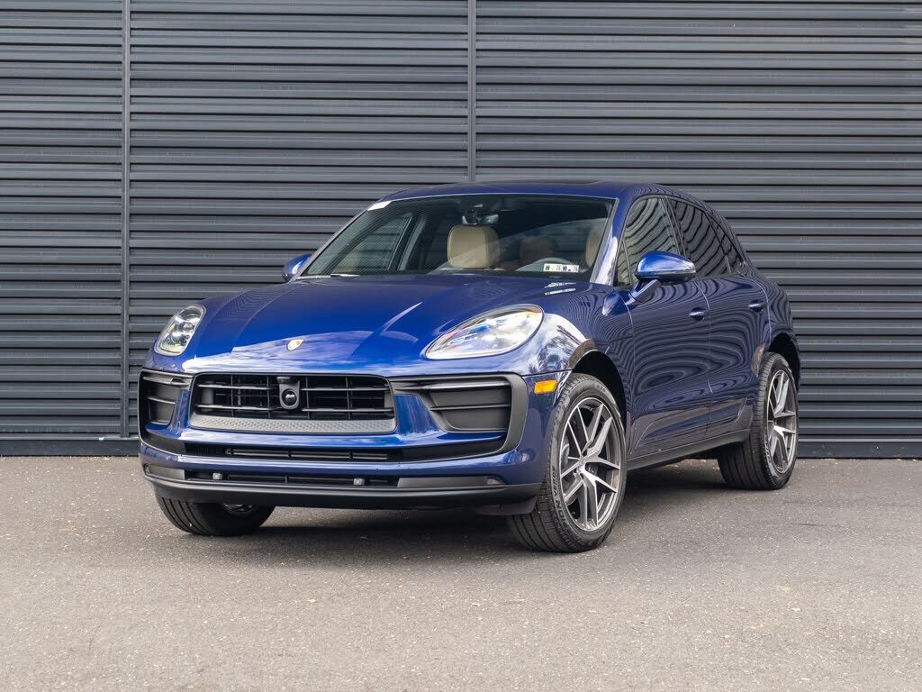 2026 PORSCHE Macan