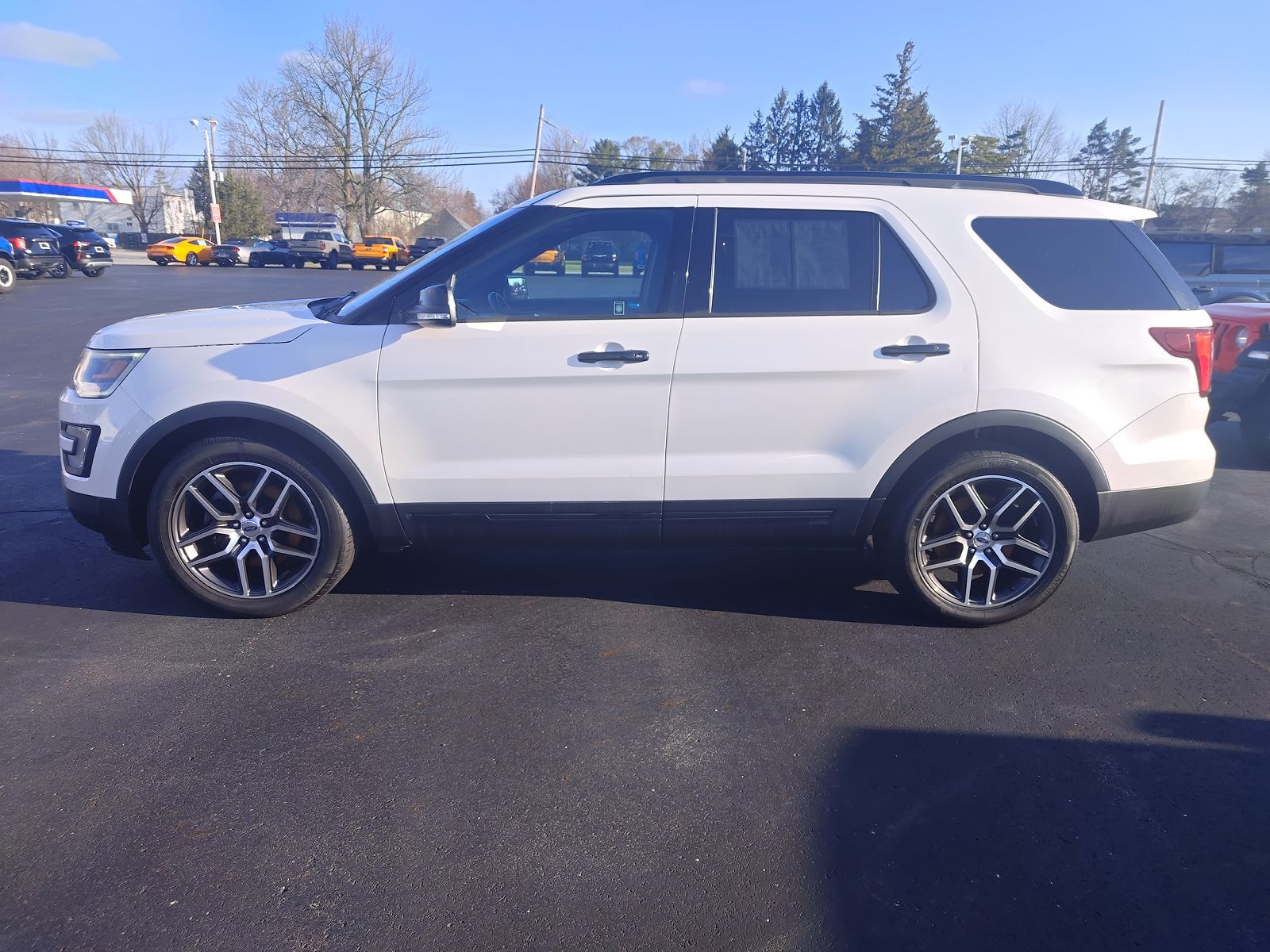 2017 FORD Explorer