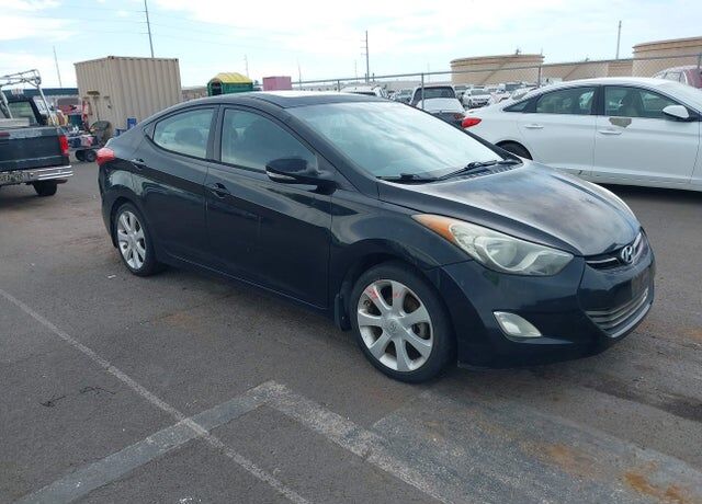 2013 HYUNDAI Elantra