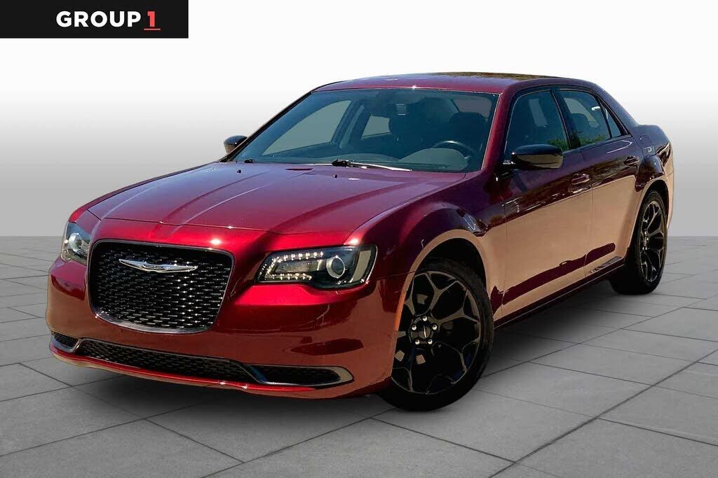 2019 CHRYSLER 300