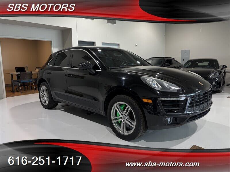 2015 PORSCHE Macan