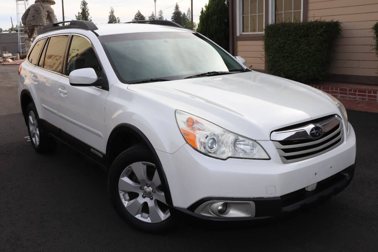 2011 SUBARU Outback