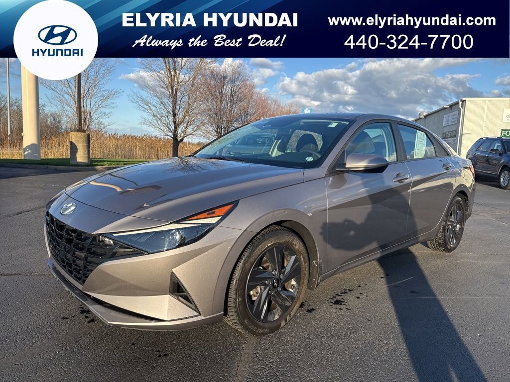 2022 HYUNDAI Elantra