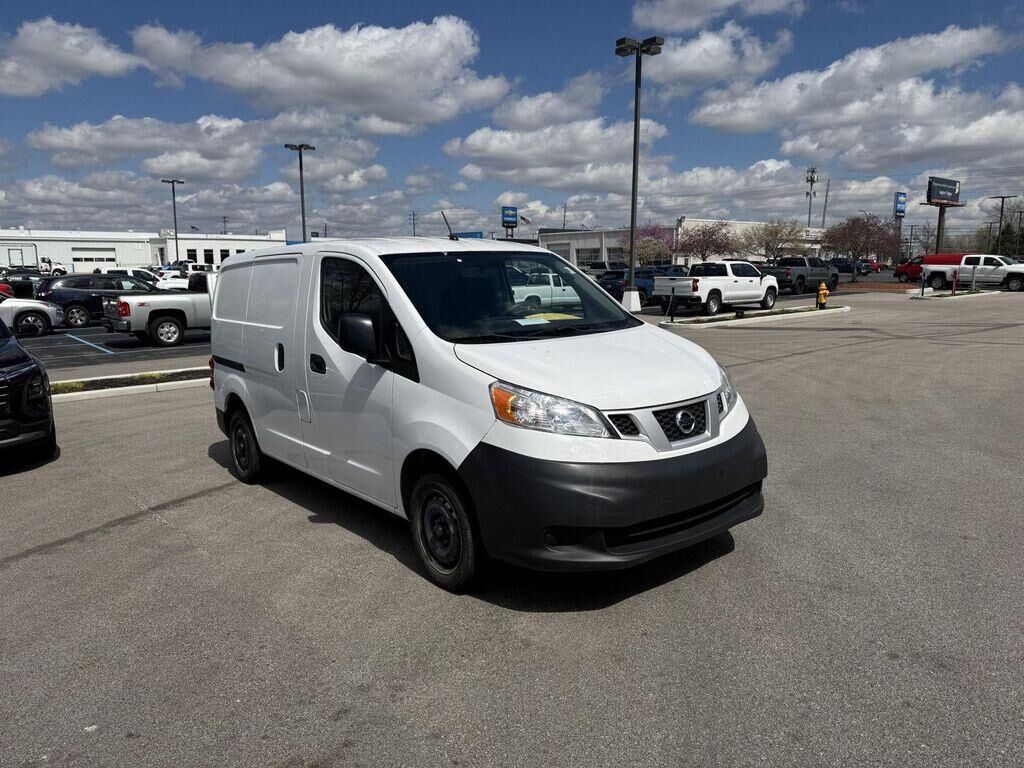 2018 NISSAN NV200