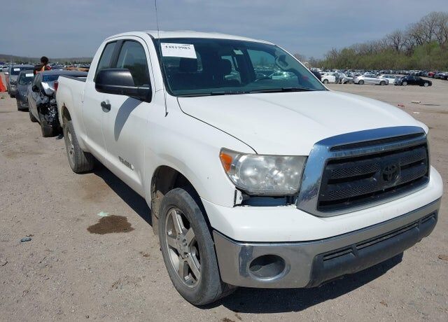 2011 TOYOTA Tundra