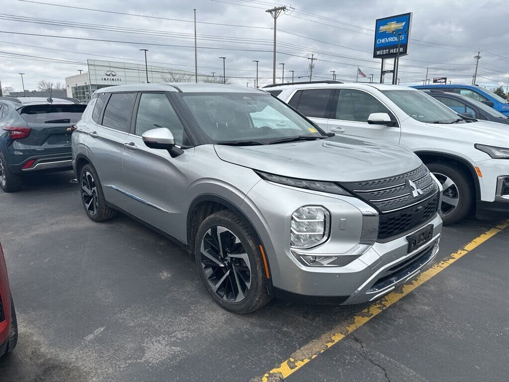 2022 MITSUBISHI Outlander