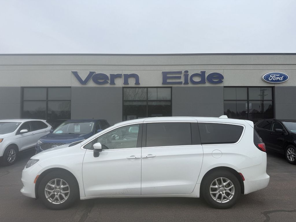 2017 CHRYSLER Pacifica