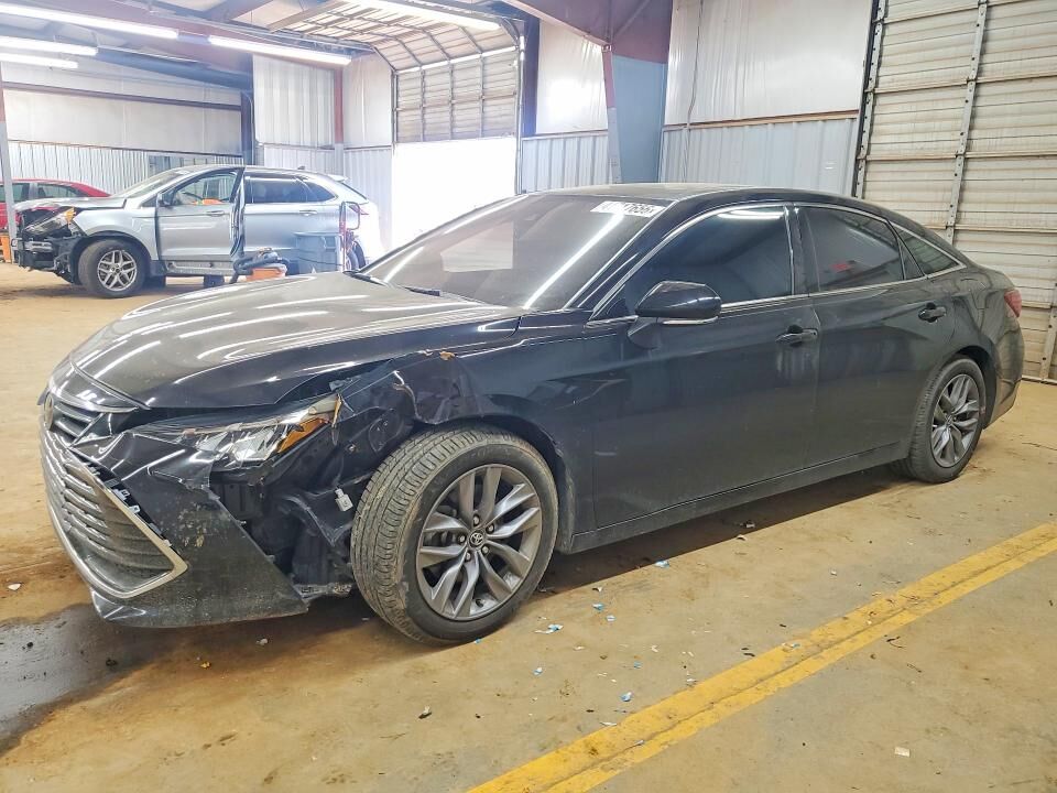 2020 TOYOTA Avalon