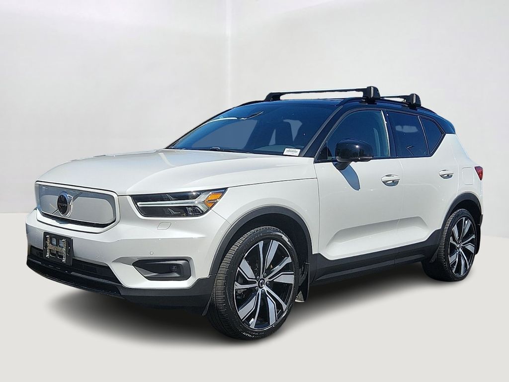2021 VOLVO XC40