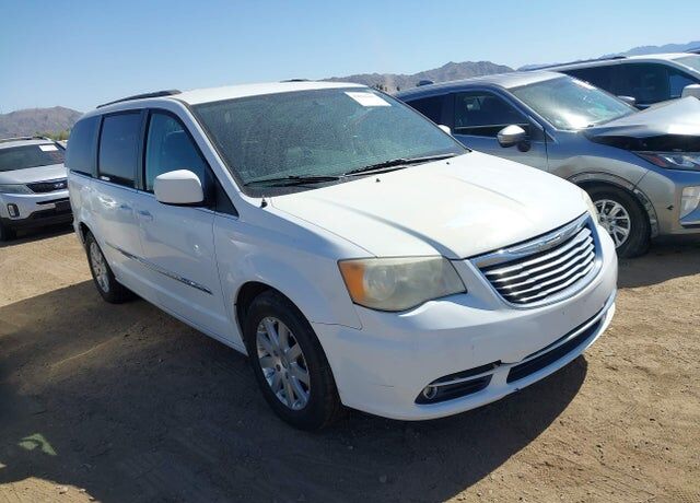 2014 CHRYSLER Town and Country
