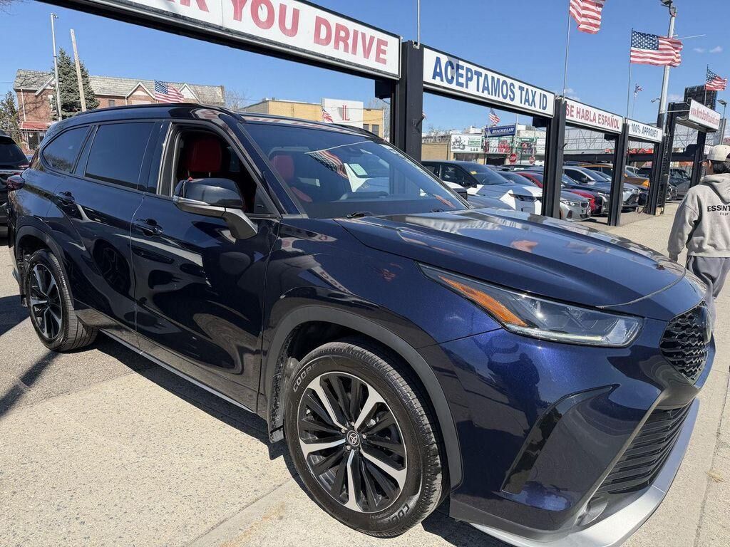 2022 TOYOTA Highlander