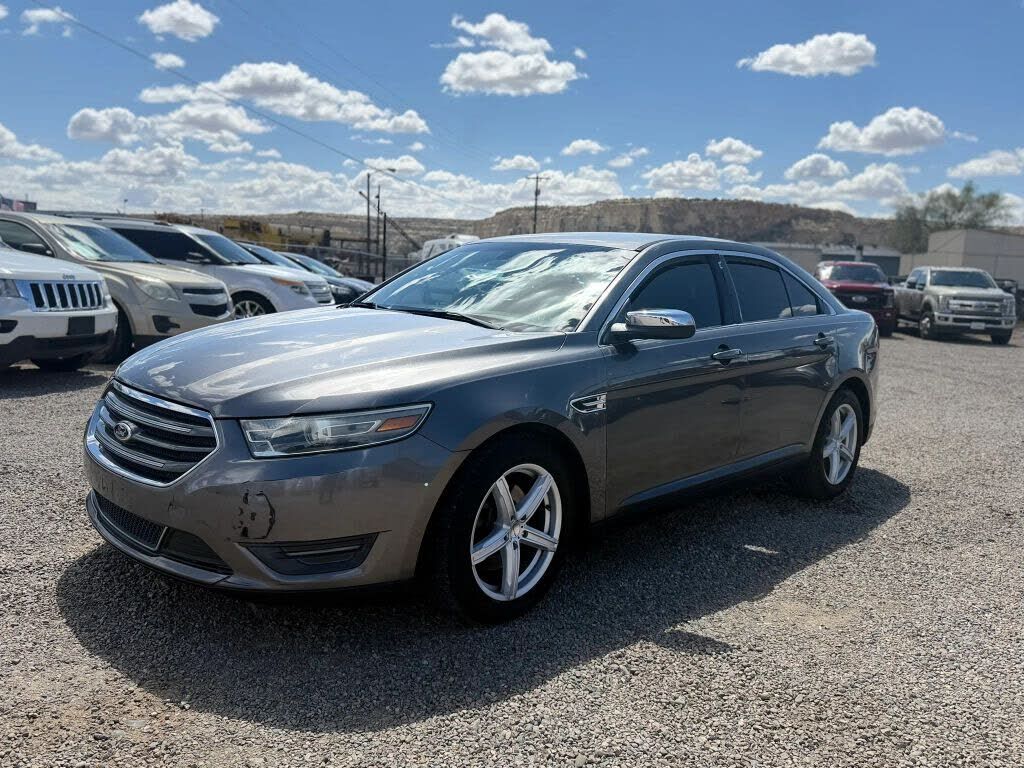 2013 FORD Taurus