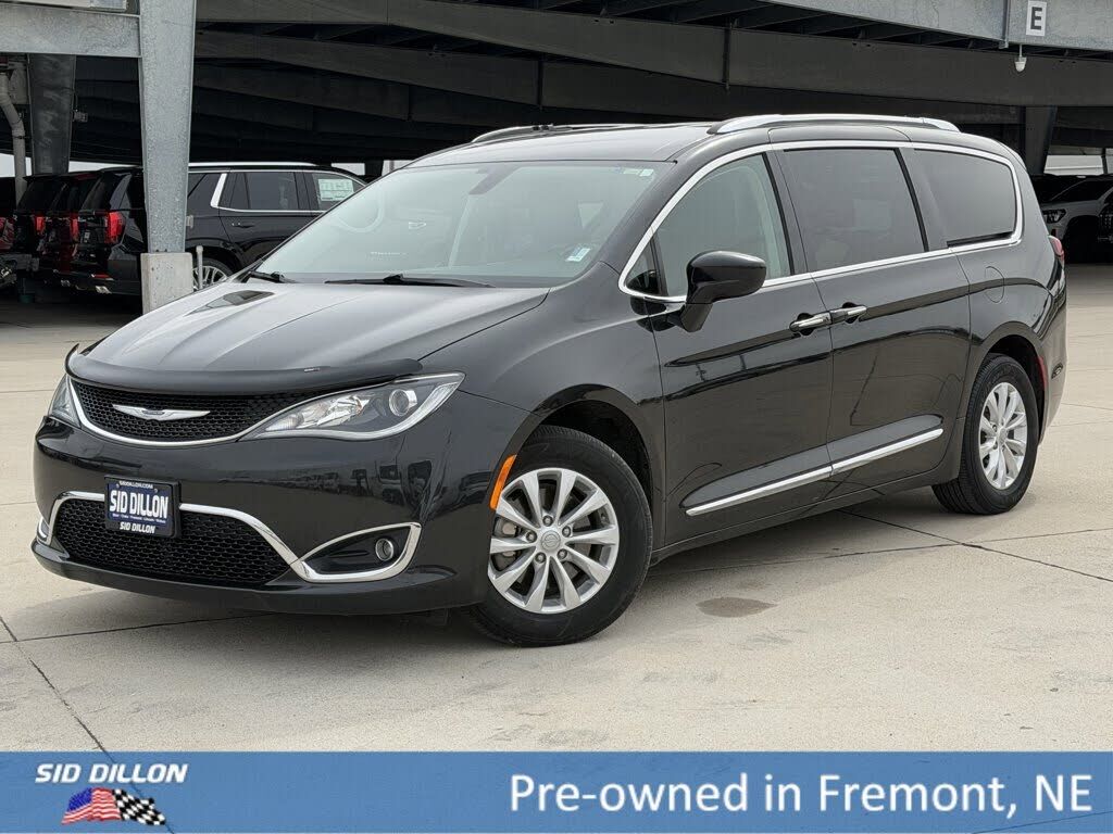 2019 CHRYSLER Pacifica