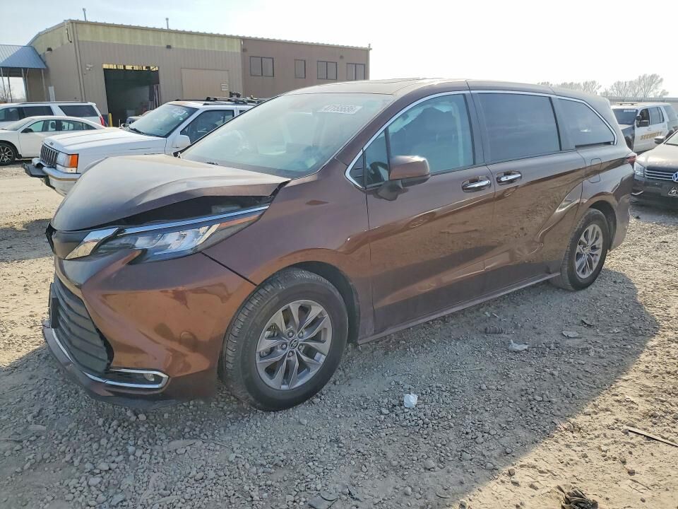 2023 TOYOTA Sienna