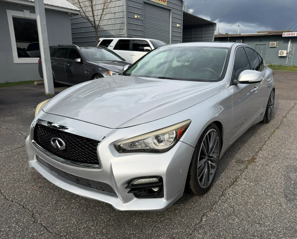 2015 INFINITI Q50