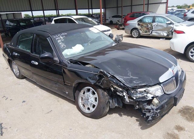 1998 LINCOLN Town Car