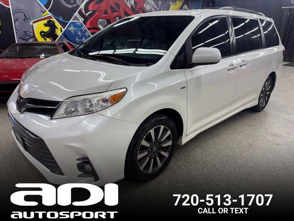 2018 TOYOTA Sienna
