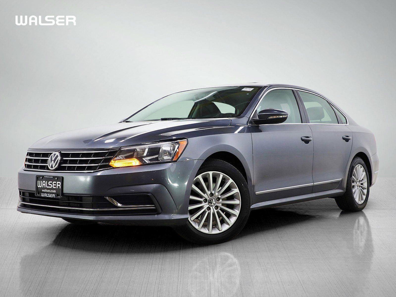 2016 VOLKSWAGEN Passat