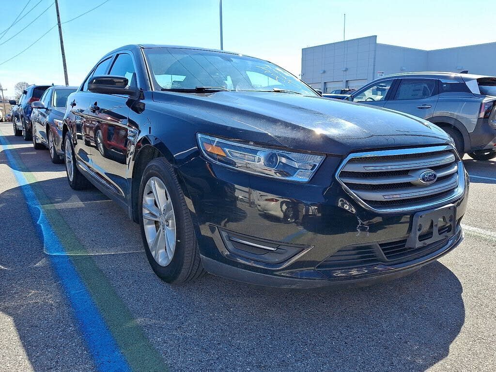 2017 FORD Taurus