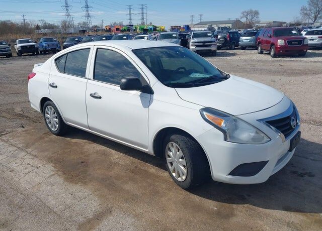 2015 NISSAN Versa