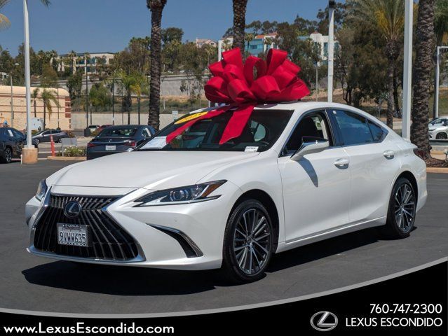 2025 LEXUS ES