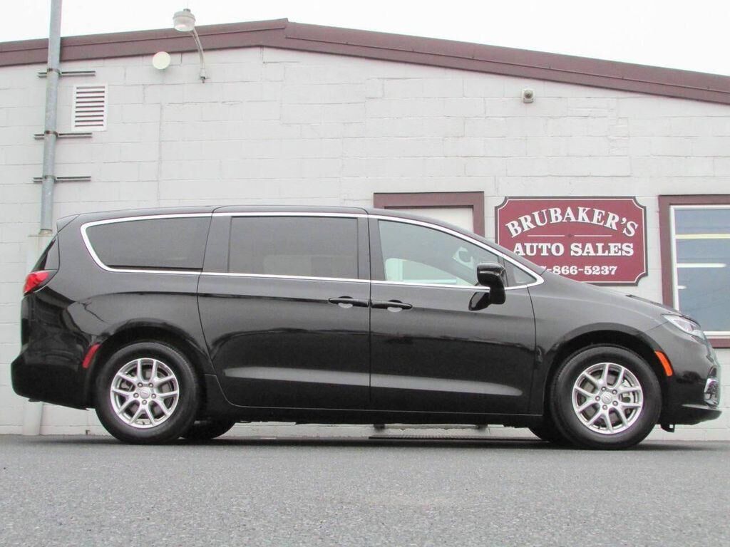 2025 CHRYSLER Pacifica