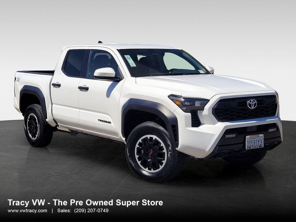 2024 TOYOTA Tacoma