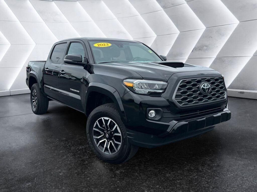 2023 TOYOTA Tacoma