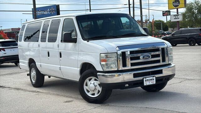 2013 FORD E-350