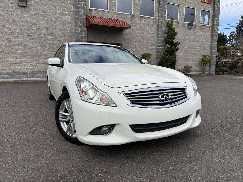 2011 INFINITI G37
