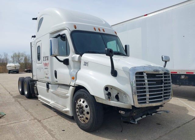 2015 FREIGHTLINER Cascadia