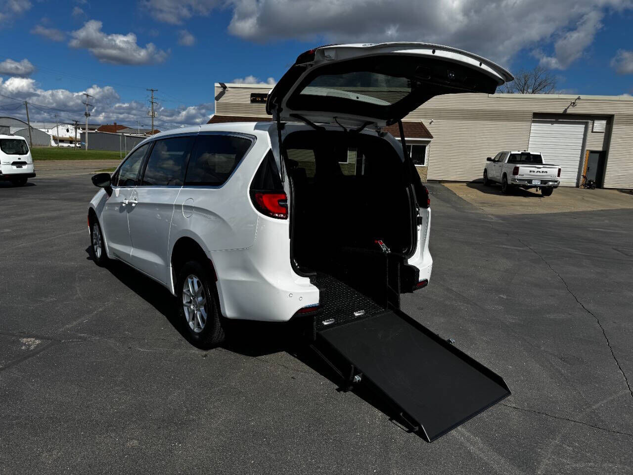 2025 CHRYSLER Pacifica