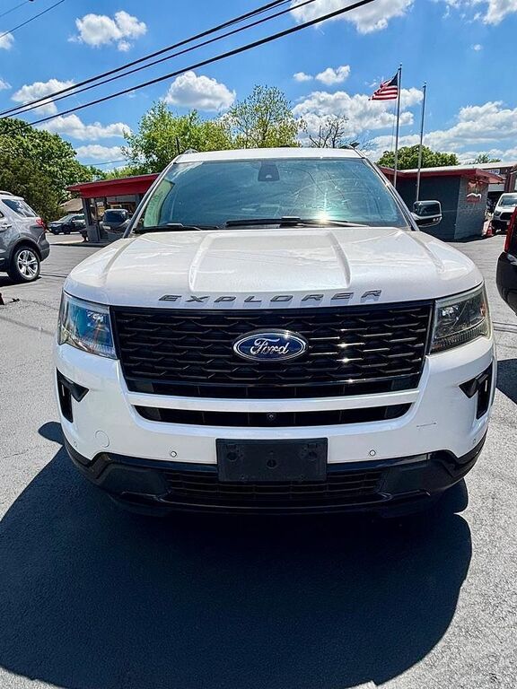 2018 FORD Explorer