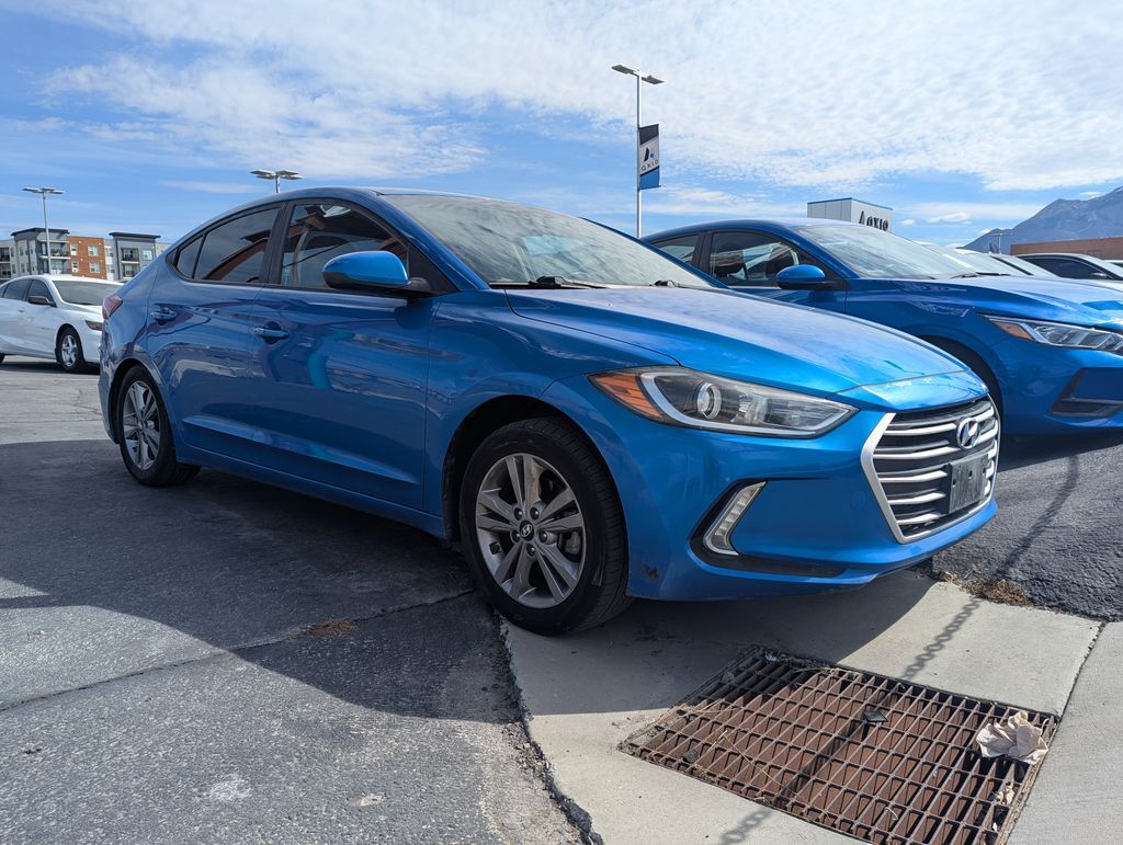2017 HYUNDAI Elantra