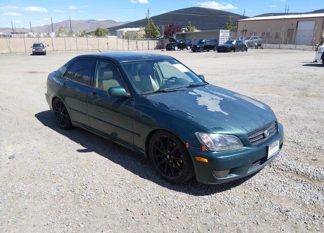 2002 LEXUS IS