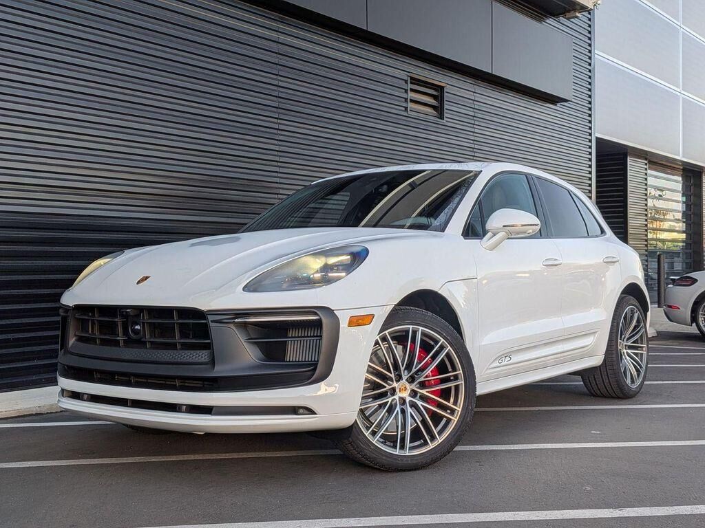 2024 PORSCHE Macan