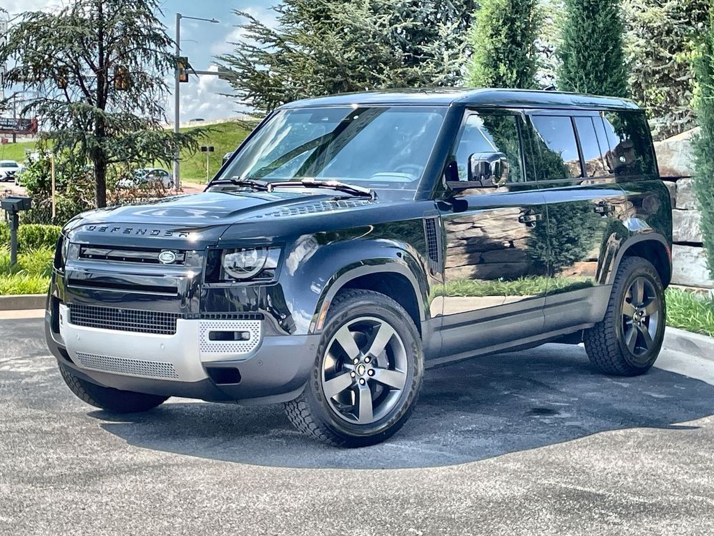 2024 LAND ROVER Defender
