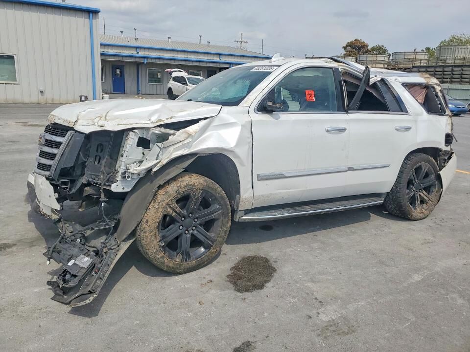 2017 CADILLAC Escalade