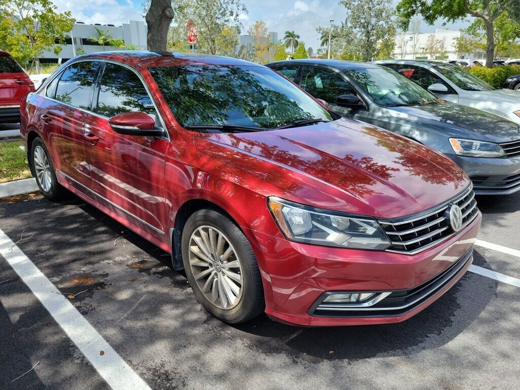 2016 VOLKSWAGEN Passat