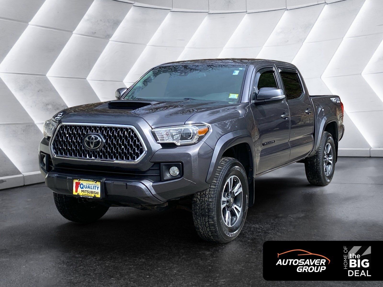 2019 TOYOTA Tacoma